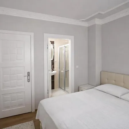 Modern With Pool In - Dream Vacation Vila